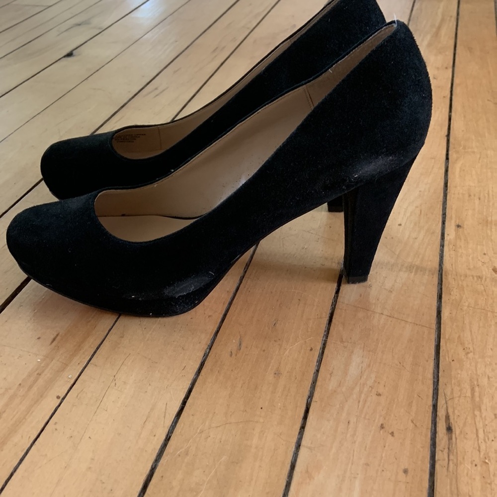 Adrienne Vittadini Suede Pumps